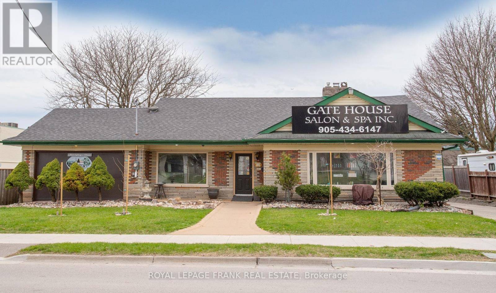 Oshawa (centennial), ON L1G3M6,21 BEATRICE STREET W