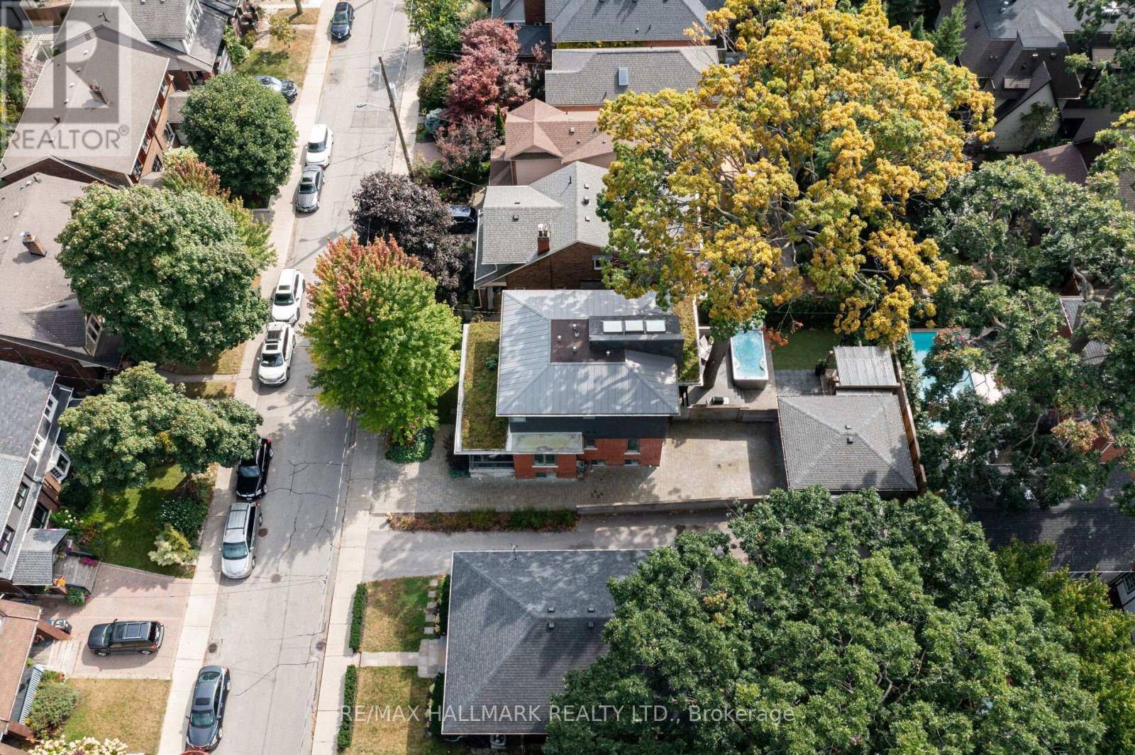 Toronto (the Beaches), ON M4E3P9,18 BINGHAM AVENUE