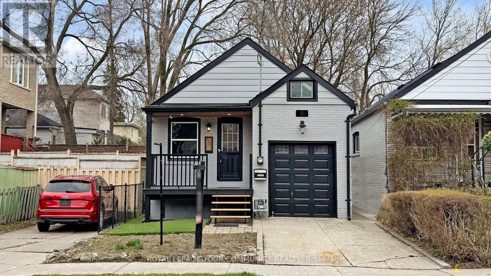 Toronto (woodbine-lumsden), ON M4C2S3,31 HAMSTEAD AVENUE
