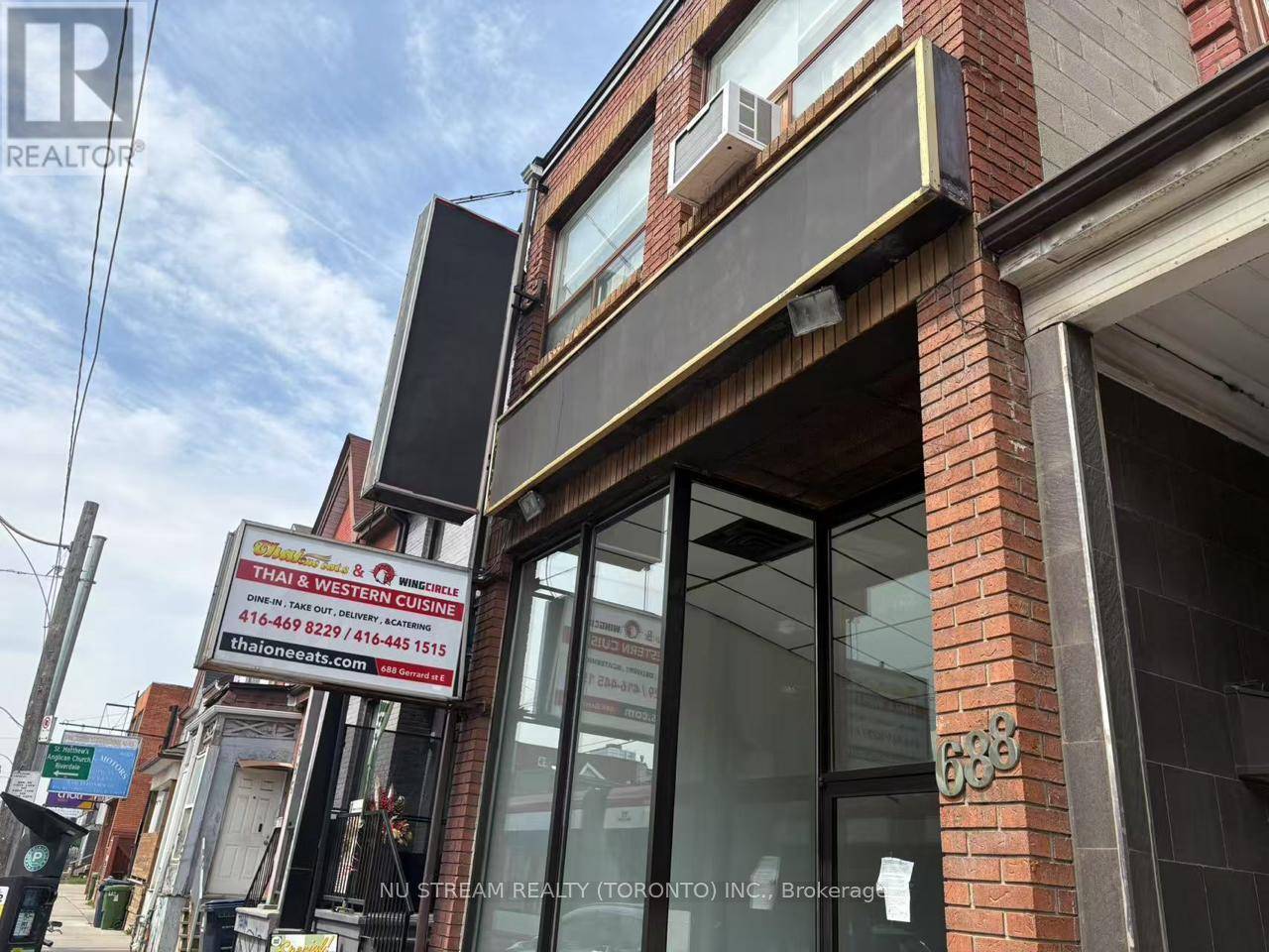 Toronto (north Riverdale), ON M4M1Y3,688 GERRARD STREET