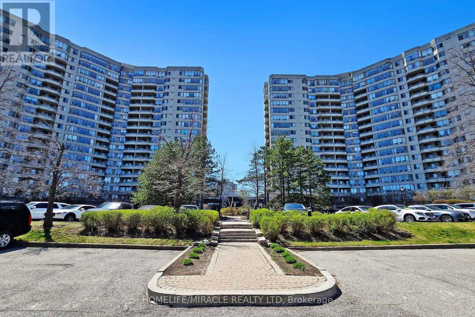 Toronto (milliken), ON M1V4X8,160 Alton Towers CIR #209