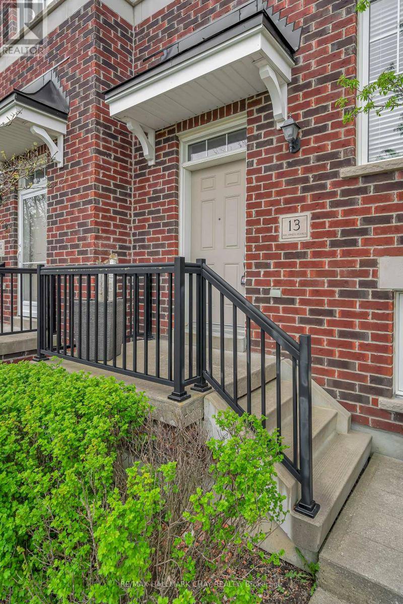 Clarington (bowmanville), ON L1C0H3,571 Longworth AVE #13
