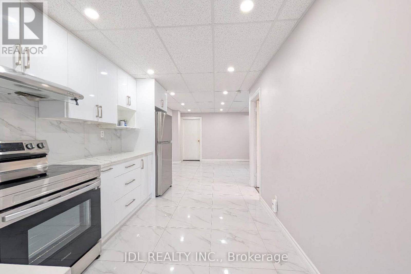 Toronto (danforth), ON M4C1J4,1954 Danforth AVE #2nd Floor