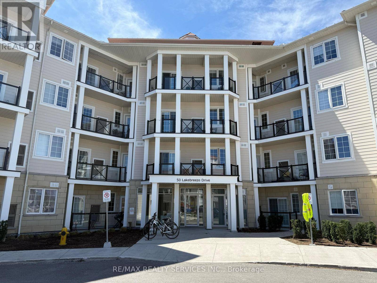 Clarington (newcastle), ON L1B1N4,50 Lakebreeze DR #229