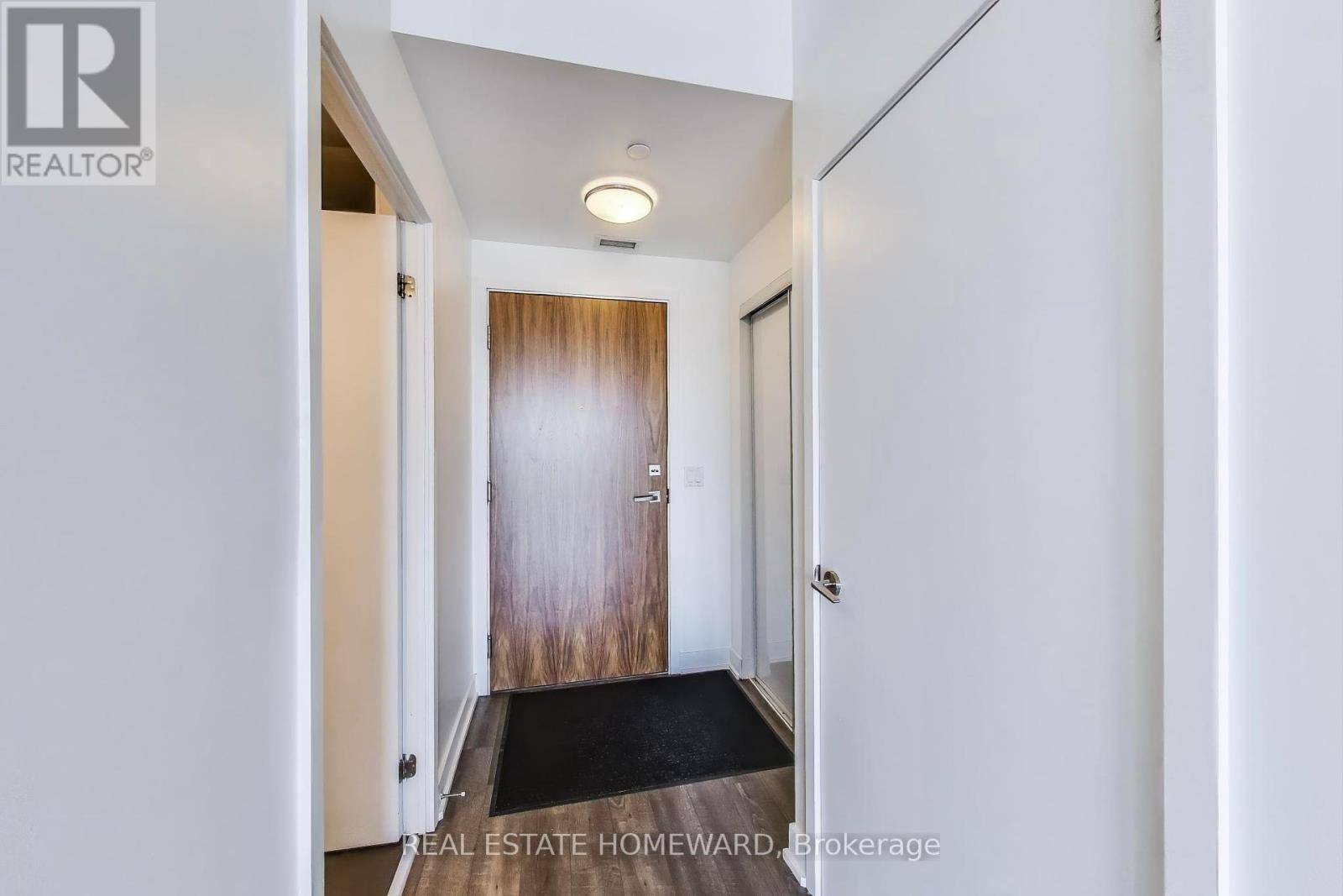 Toronto (south Riverdale), ON M4M0E6,15 Baseball PL #1603