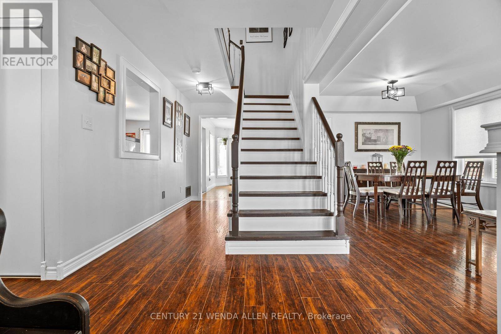 Clarington (bowmanville), ON L1C5E5,6 HAMMOND STREET