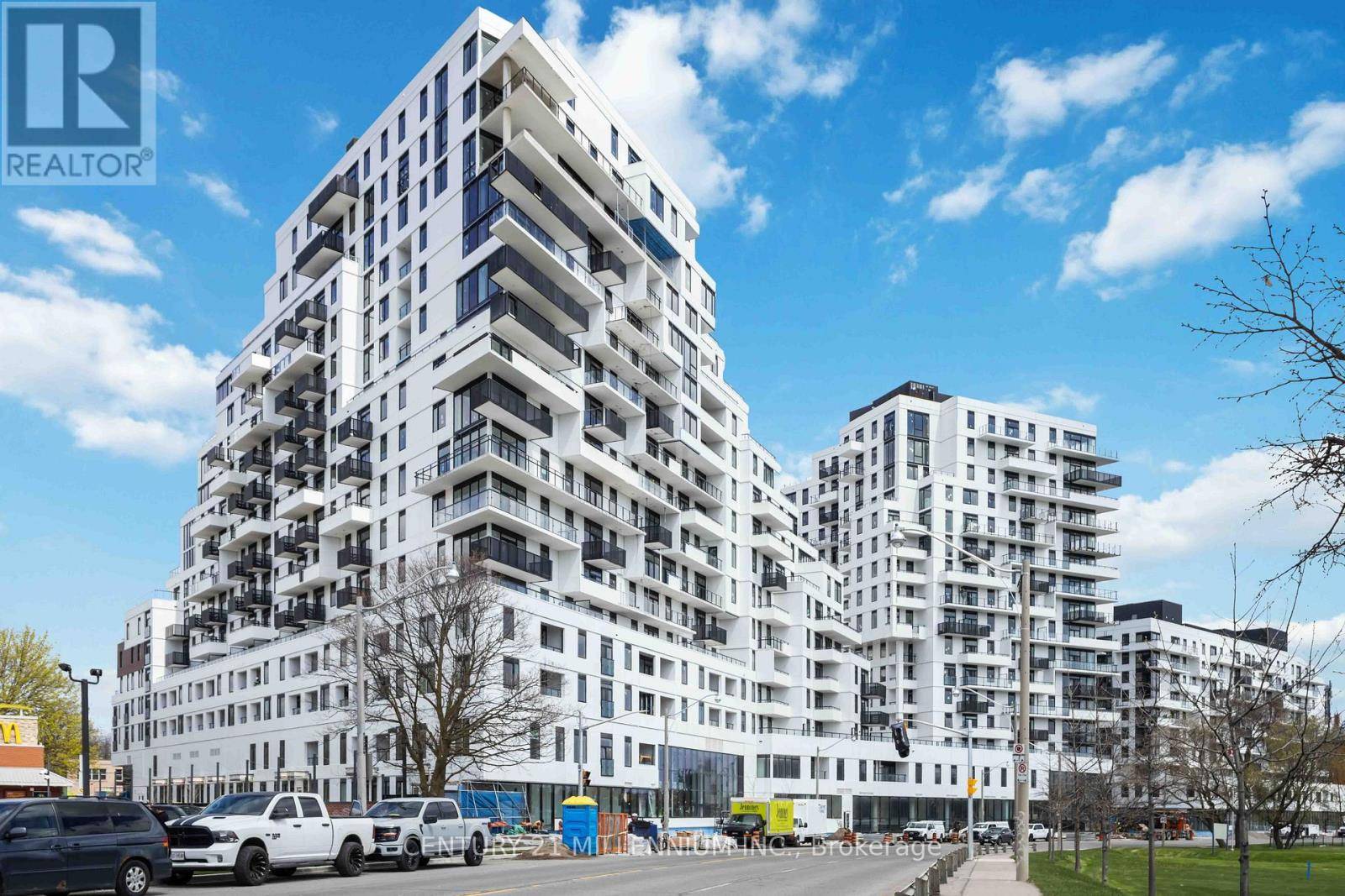 Toronto (greenwood-coxwell), ON M4L0B7,1050 Eastern AVE #308