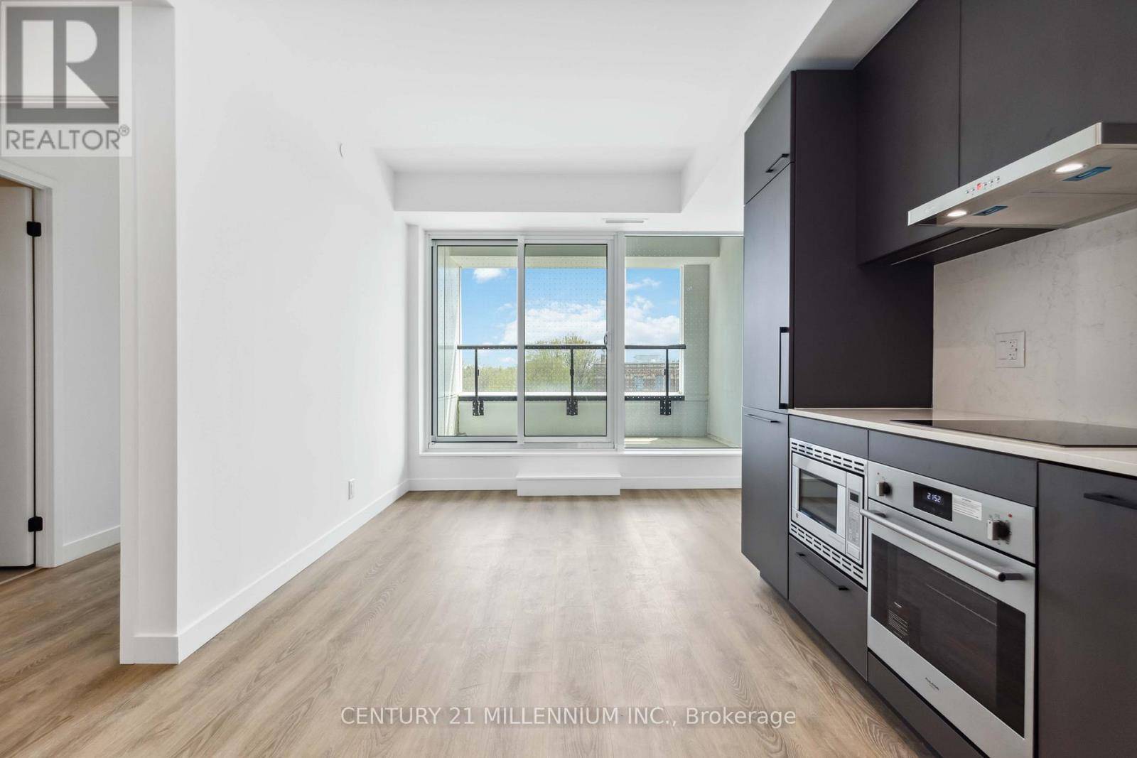 Toronto (greenwood-coxwell), ON M4L0B7,1050 Eastern AVE #308