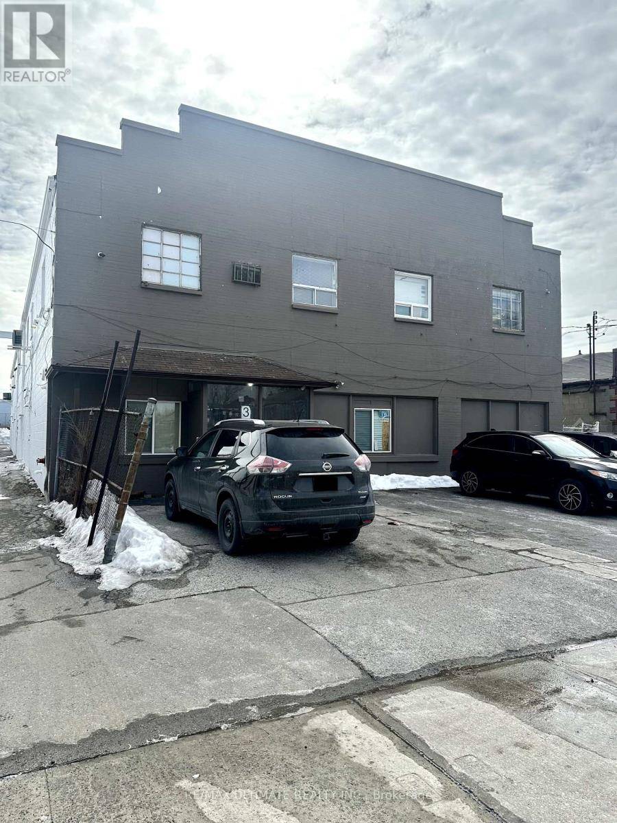 Toronto (clairlea-birchmount), ON M1K1B1,3 Parnell AVE #1