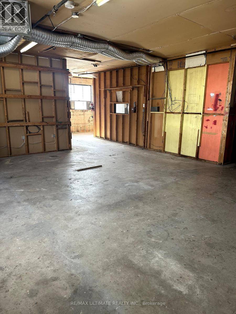Toronto (clairlea-birchmount), ON M1K1B1,3 Parnell AVE #1