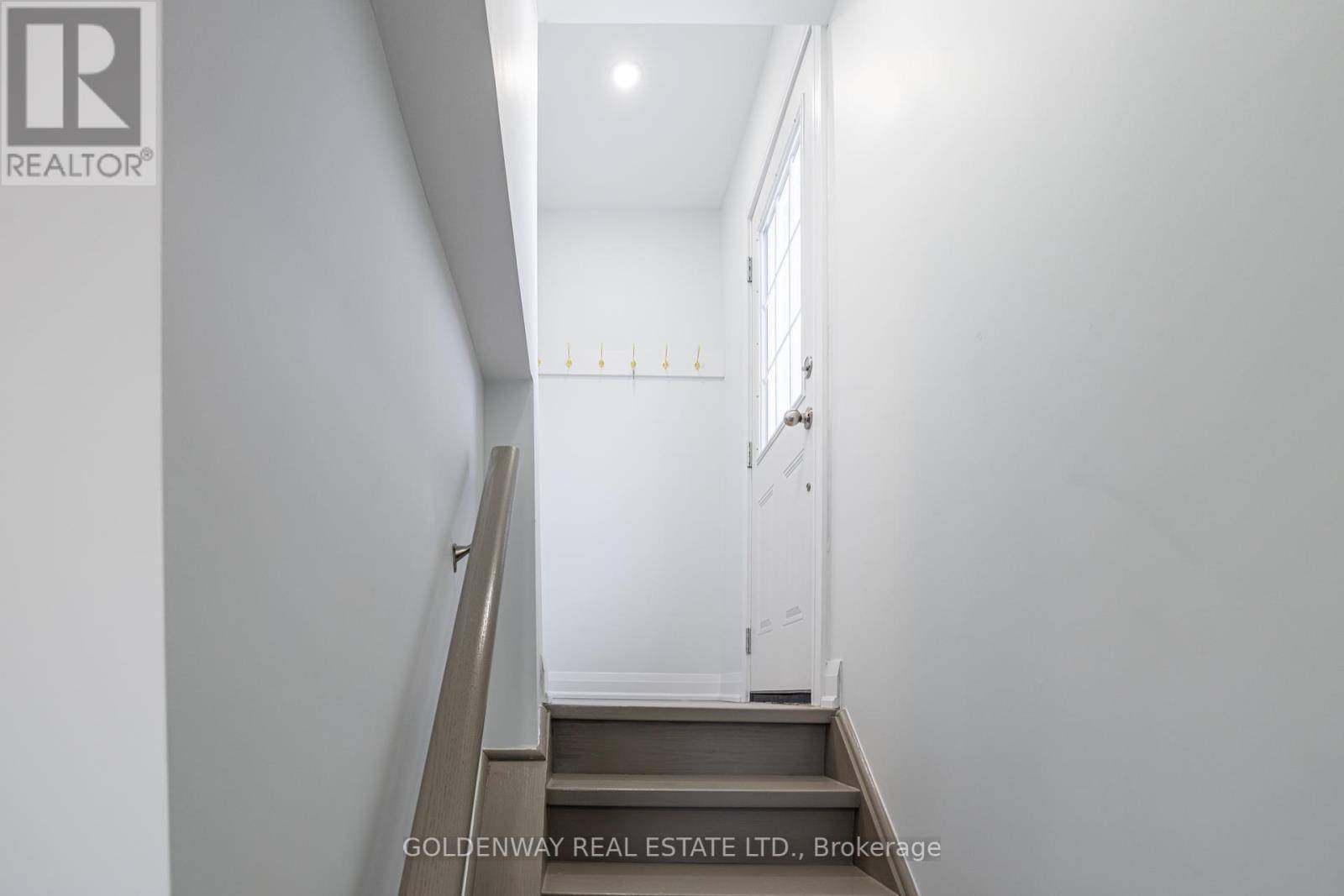 Toronto (dorset Park), ON M1P1Y4,30 Mendip CRES #Lower