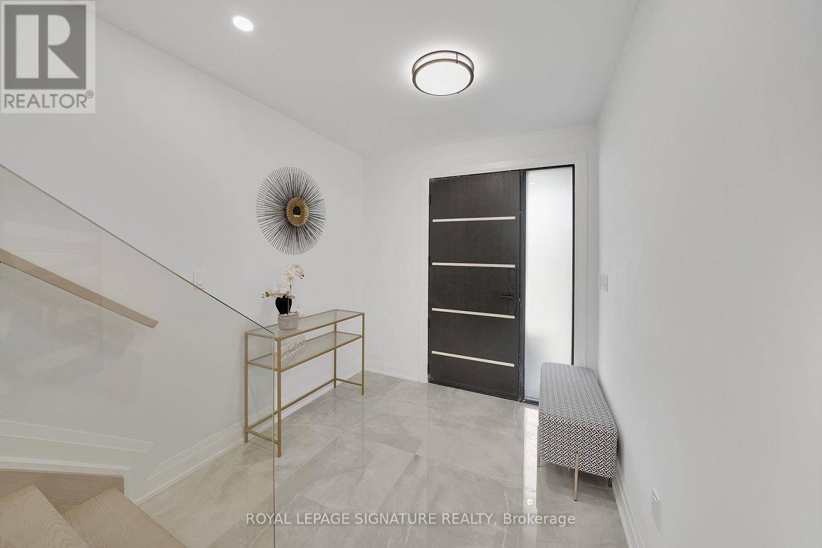 Pickering (bay Ridges), ON L1W1E6,1240A BAYVIEW STREET