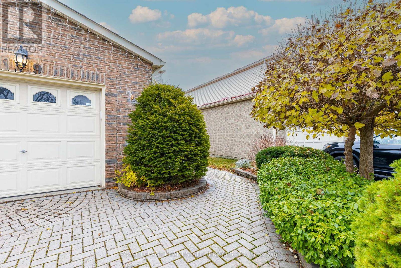 Toronto (malvern), ON M1B4R2,9 LADY BOWER CRESCENT