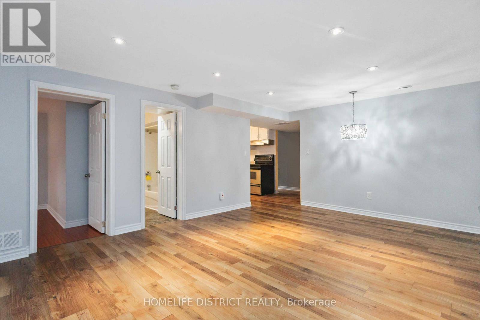 Clarington (courtice), ON L1E2A2,2 BUSHFORD STREET