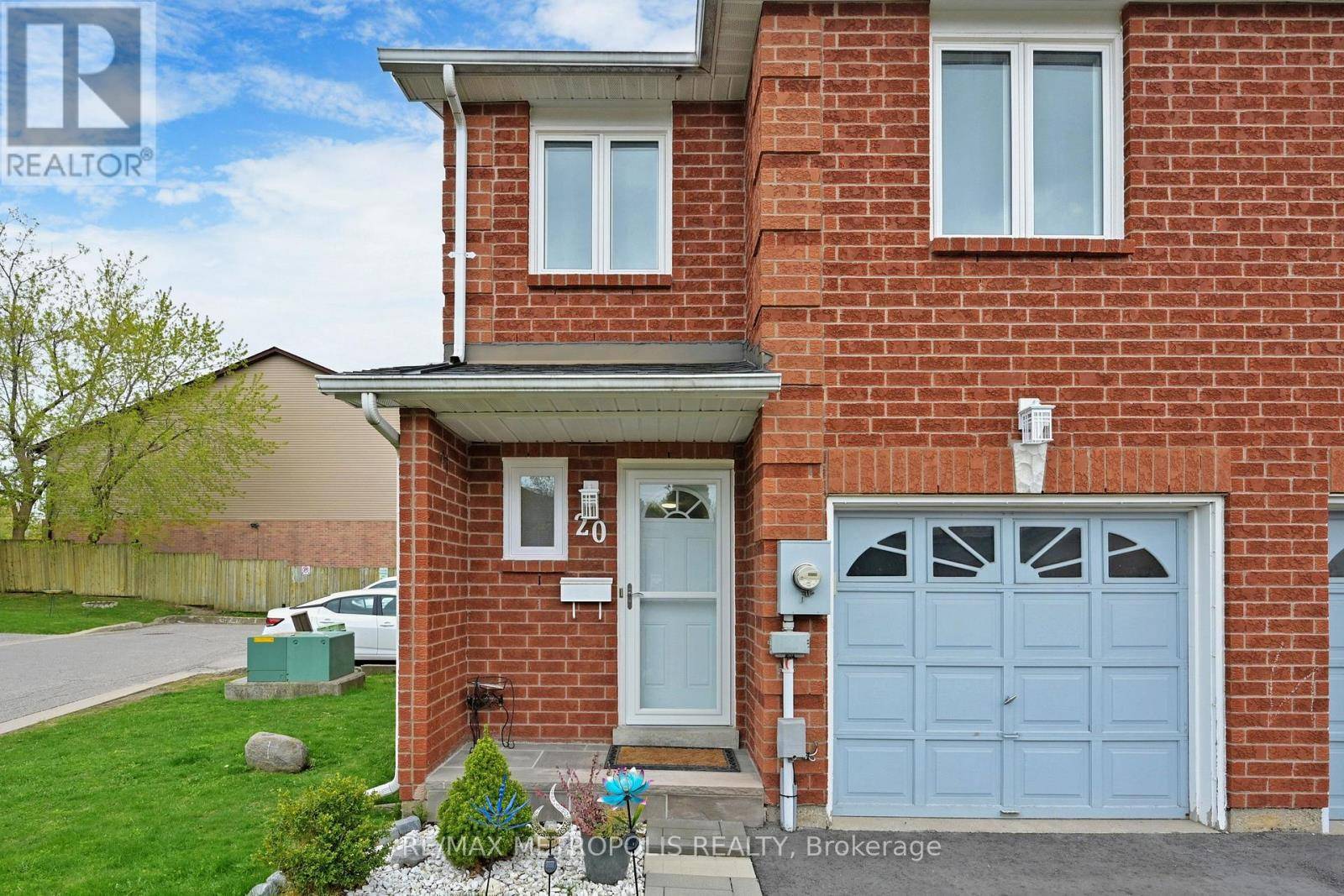 Oshawa (pinecrest), ON L1G7Z5,811 Wilson RD North #20