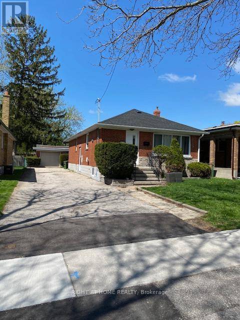 Toronto (wexford-maryvale), ON M1R2G9,1032 Pharmacy AVE #main floor