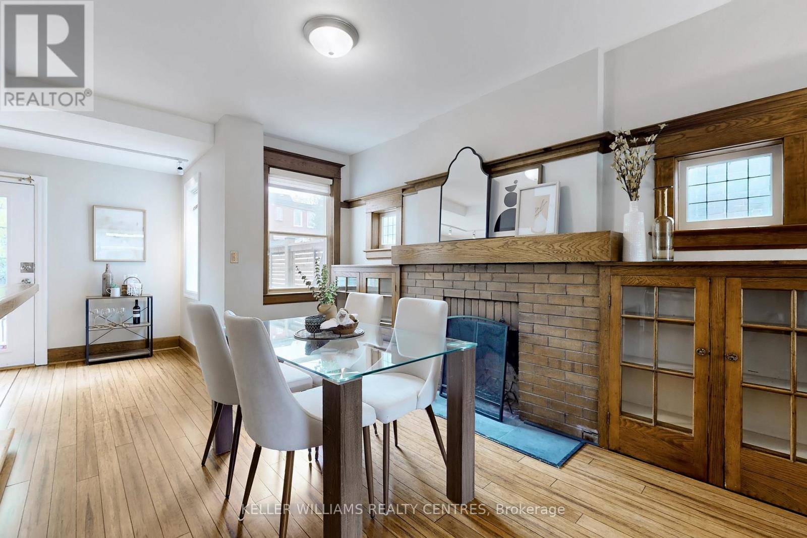 Toronto (east End-danforth), ON M4E2M5,177 BROOKSIDE DRIVE
