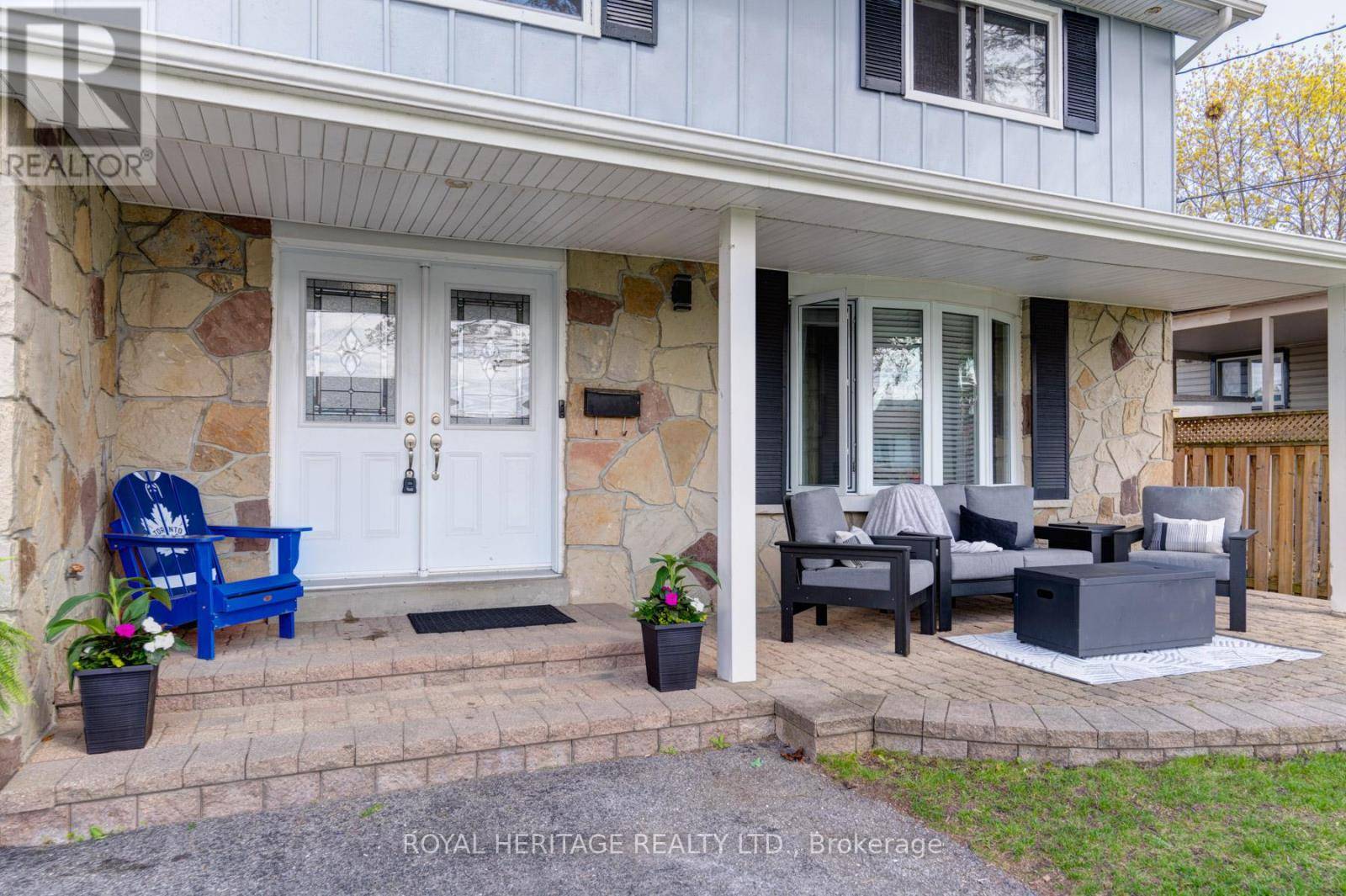 Pickering (west Shore), ON L1W2V9,799 OLIVA STREET