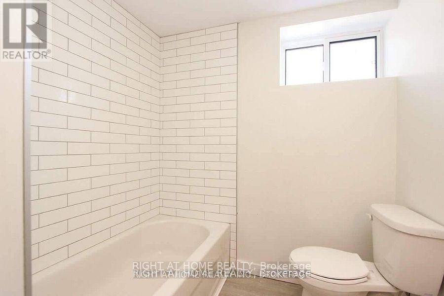Oshawa (centennial), ON L1G4K4,1053 somerville ST #Lower