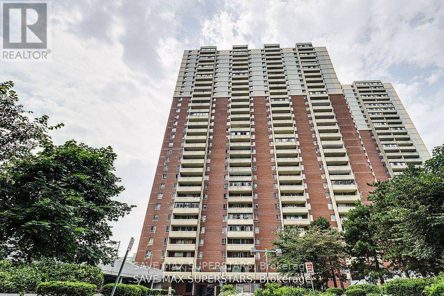 Toronto (crescent Town), ON M4C5L4,1 Massey SQ #1109