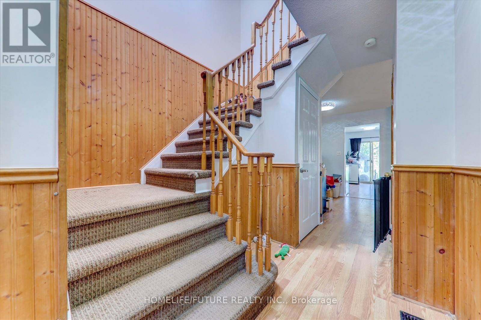 Oshawa (samac), ON L1G7V4,1568 NORWILL CRESCENT