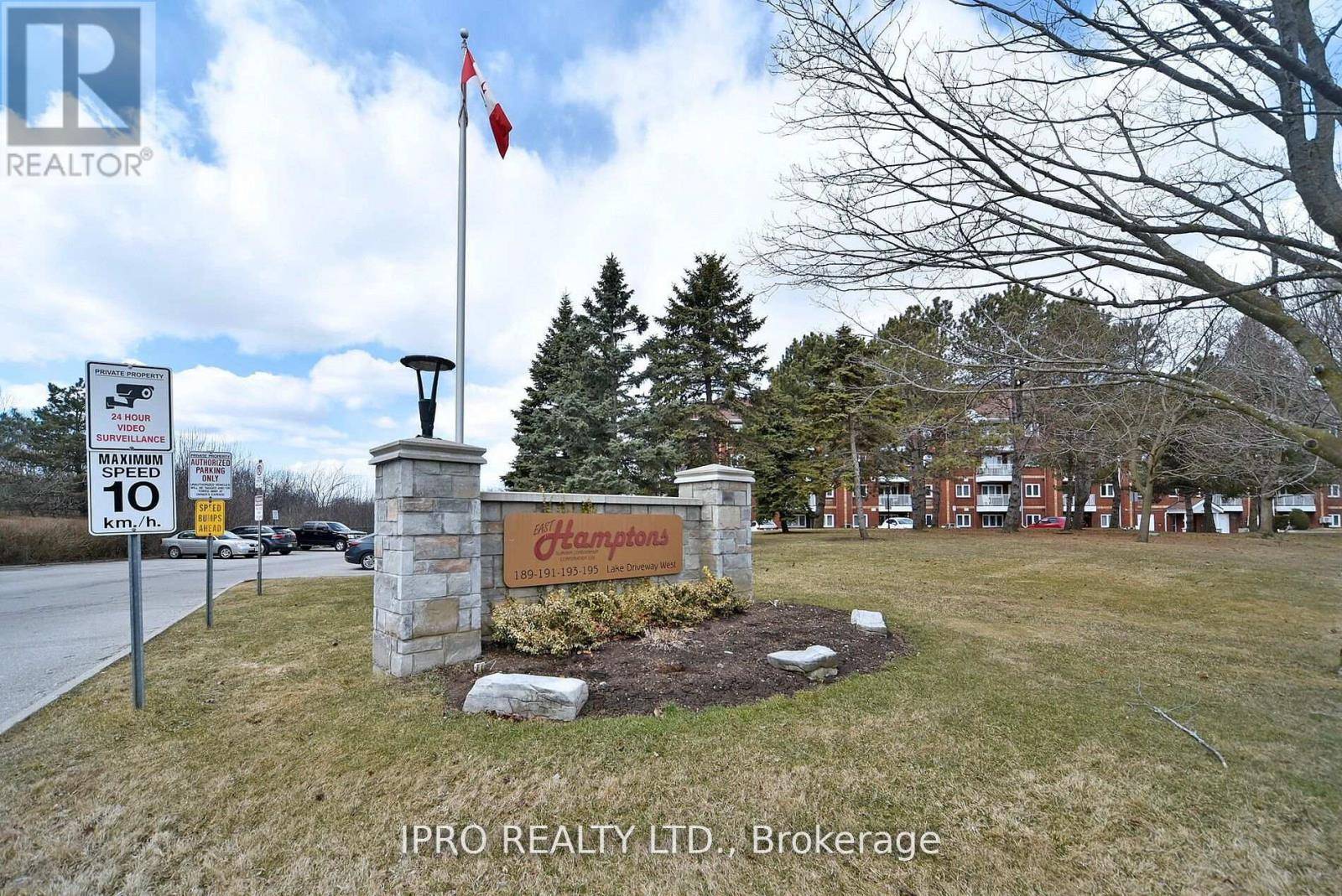Ajax (south West), ON L1S7H7,195 Lake Driveway DR West #102