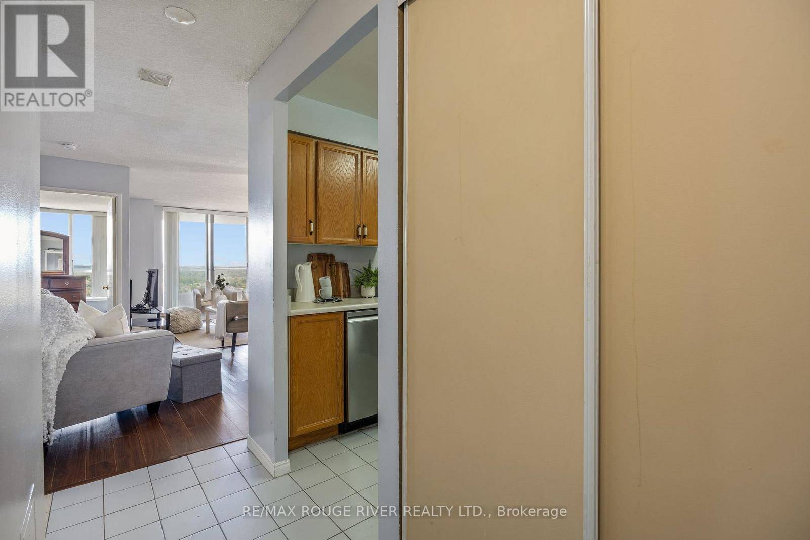 Toronto (malvern), ON M1B5J4,400 McLevin AVE #1804
