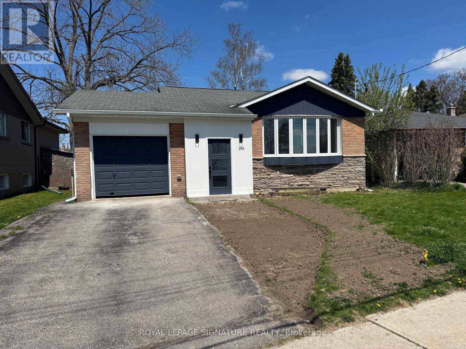 Toronto (guildwood), ON M1E1W2,199 Greyabby TRL #Main