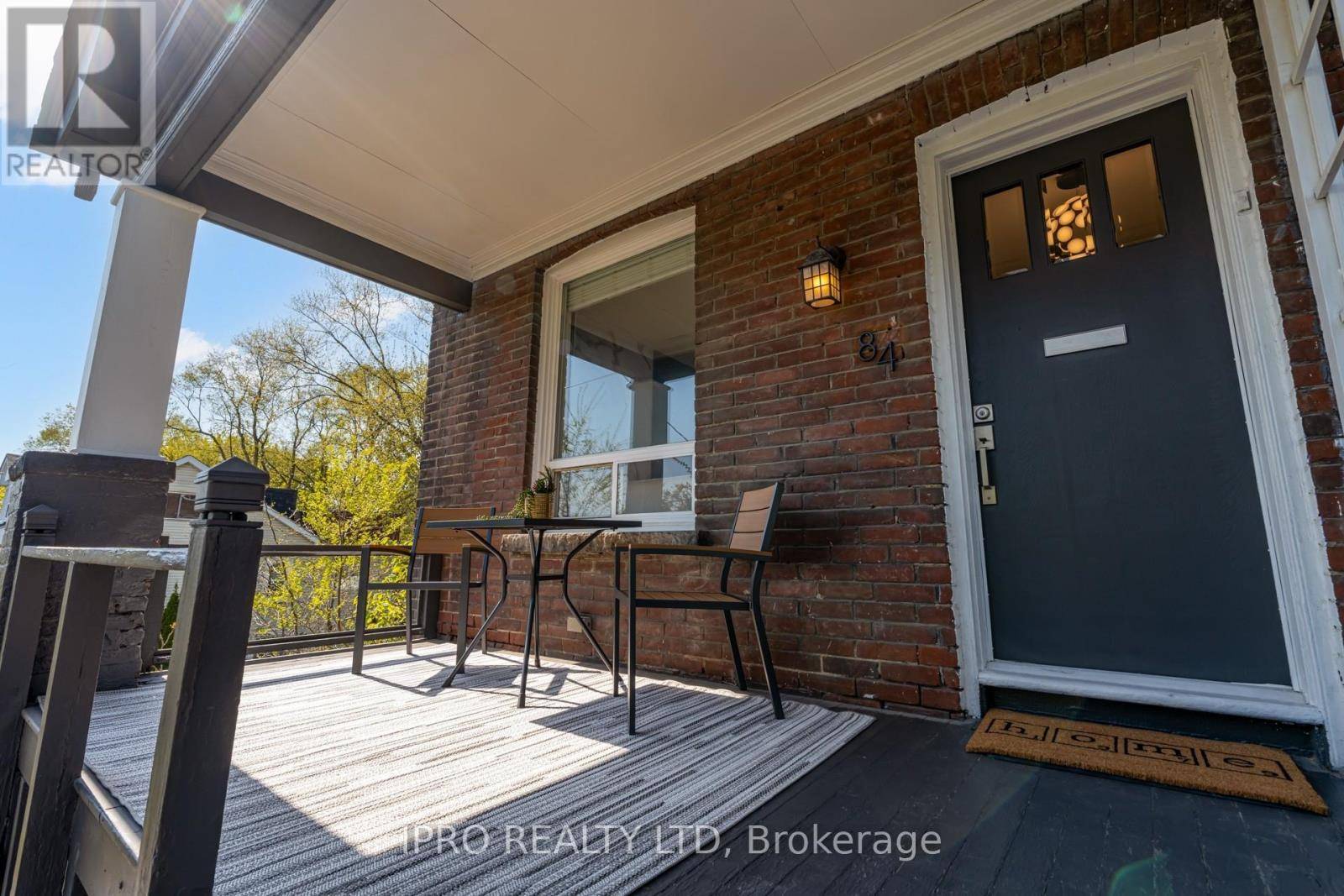 Toronto (blake-jones), ON M4J1B3,84 BOULTBEE AVENUE
