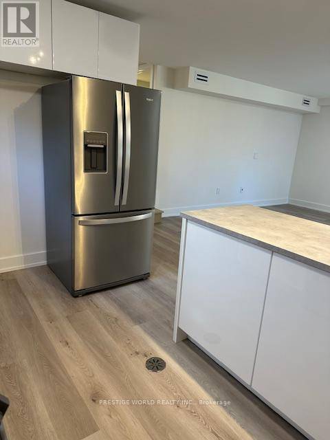 Toronto (wexford-maryvale), ON M1R3S6,8 BURRITT ROAD