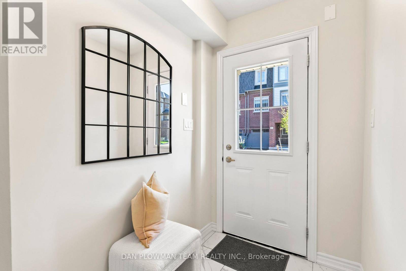 Clarington (courtice), ON L1E0H8,6 MALONE LANE