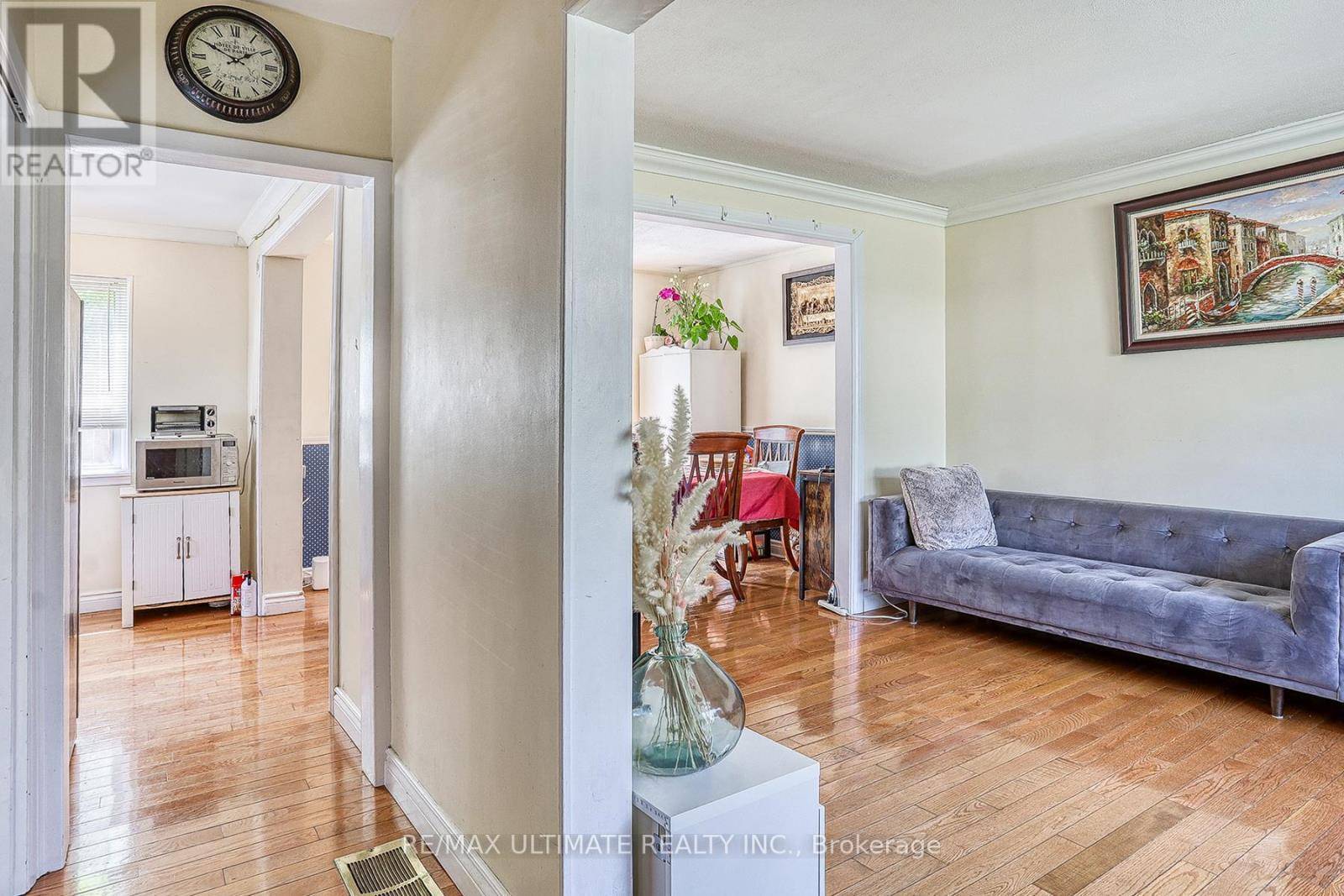 Toronto (ionview), ON M1K2L1,43 ASHWICK DRIVE