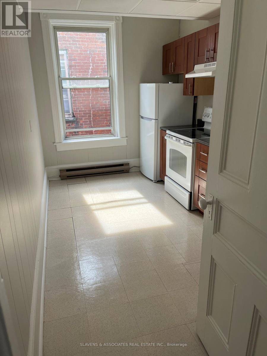 Clarington (newcastle), ON L1B1K9,15 King AVE West #5