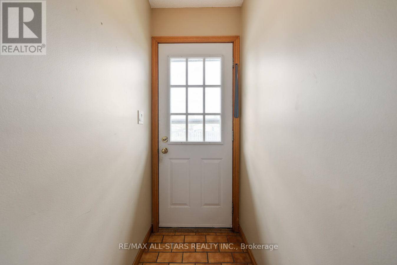 Scugog (port Perry), ON L9L1C4,234 Water ST #8