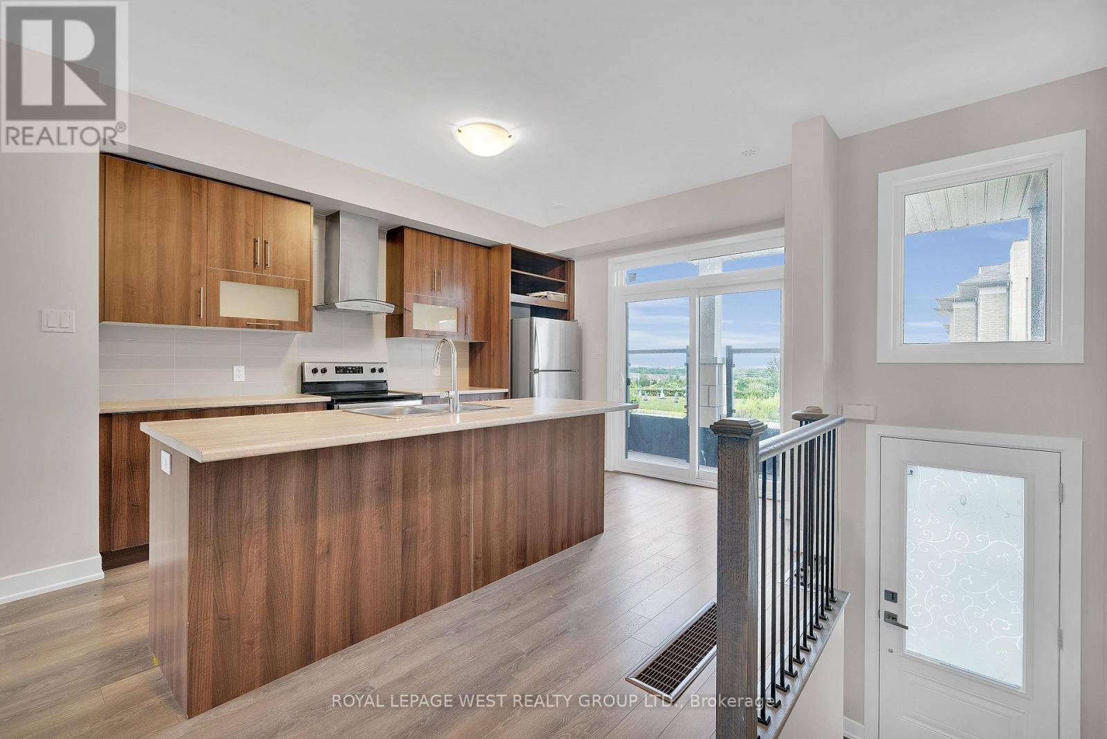 Whitby (pringle Creek), ON L1R0N8,25 Shawfield WAY #88