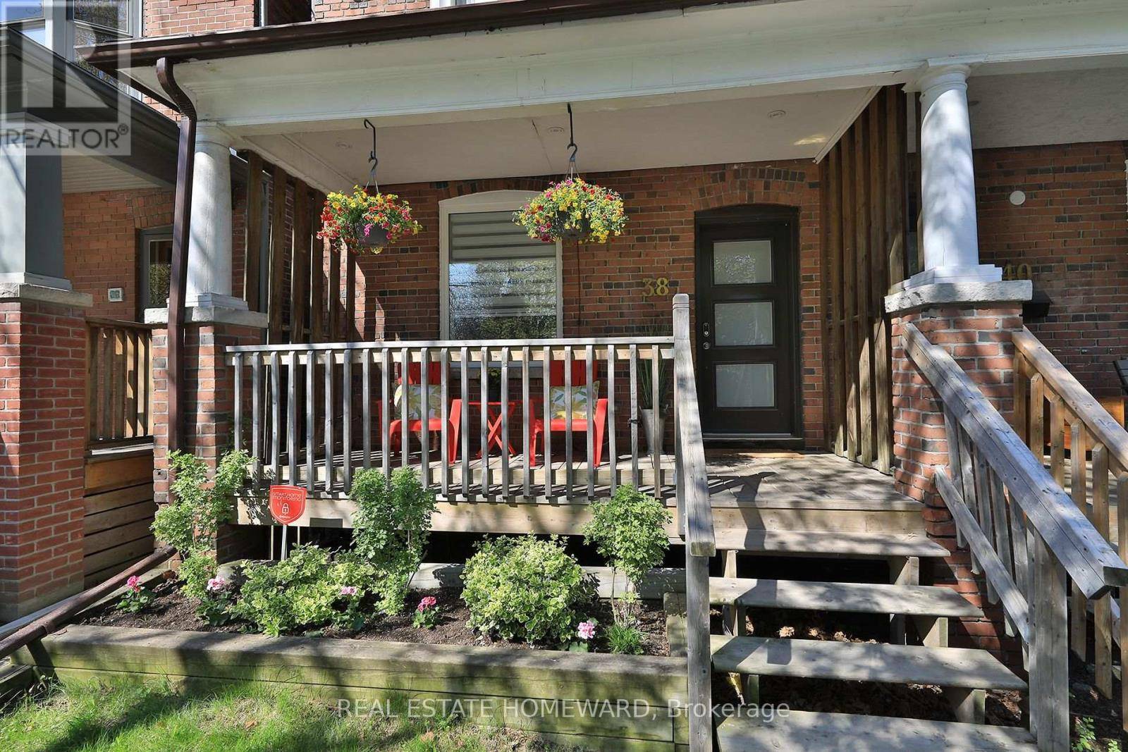 Toronto (east End-danforth), ON M4C4J4,38 & 40 CEDARVALE AVENUE