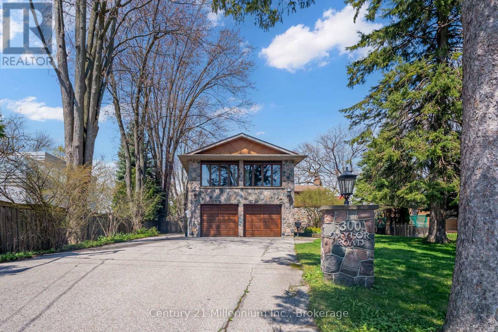Toronto (rouge), ON M1C2R6,300 TAYLOR ROAD