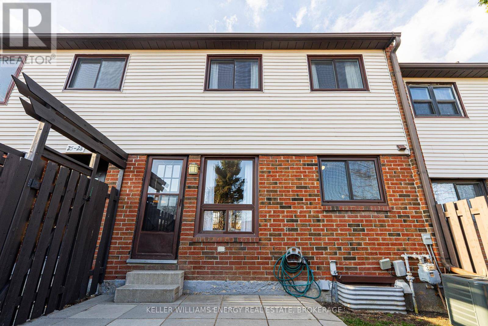 Oshawa (lakeview), ON L1J6E8,960 Glen ST #26
