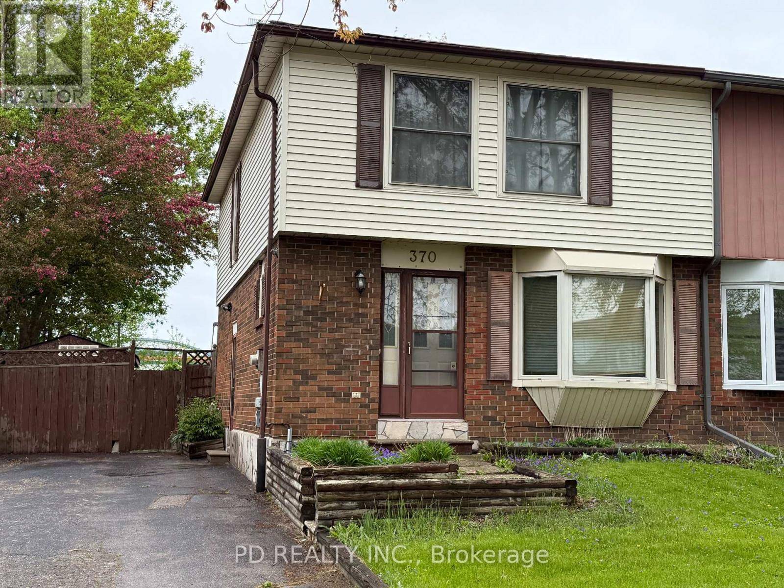Whitby (downtown Whitby), ON L1N1Z4,370 ROSEDALE DRIVE