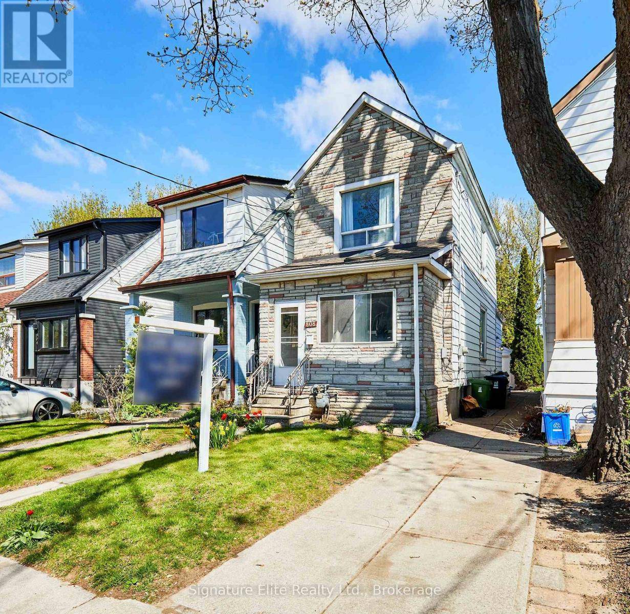 Toronto (danforth Village-east York), ON M4C2E8,808 SAMMON AVENUE