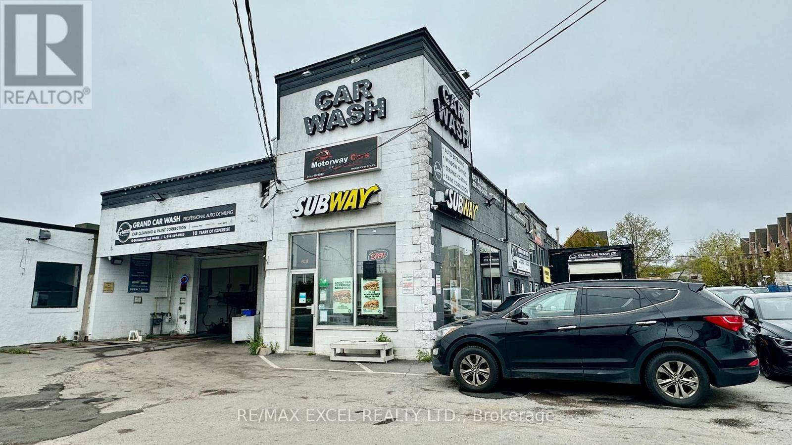 Toronto (the Beaches), ON M4L1A1,828 EASTERN AVENUE