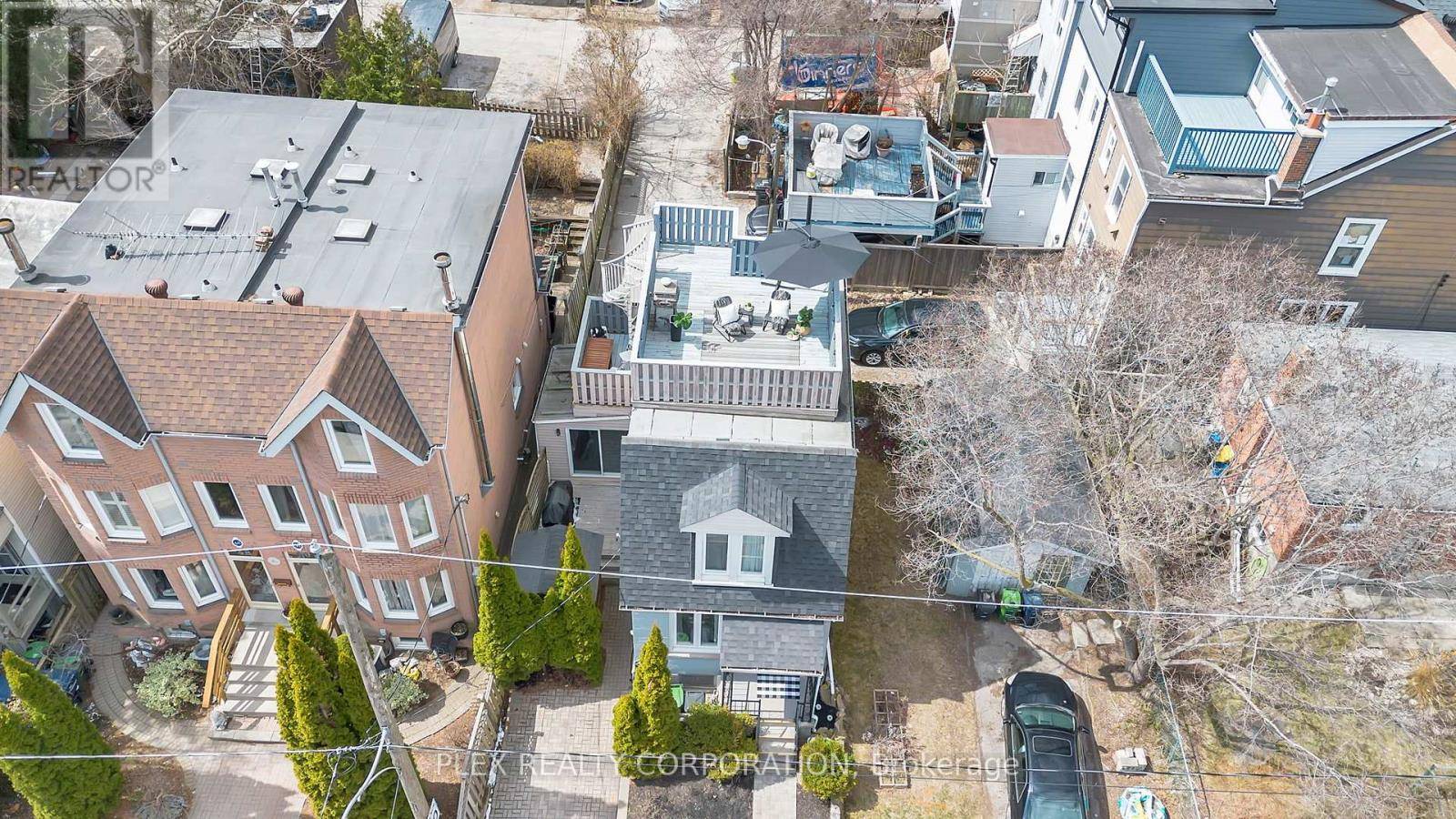Toronto (blake-jones), ON M4J2Y9,52 POUCHER STREET