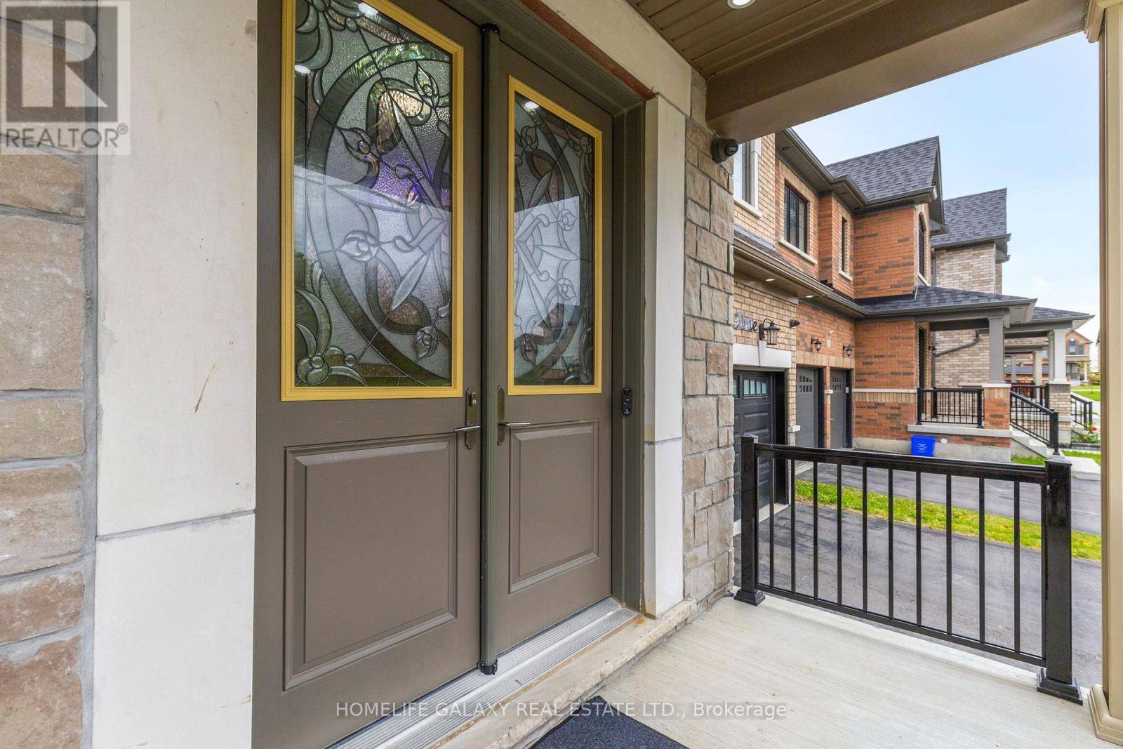 Whitby (lynde Creek), ON L1P0K5,64 SWORDFISH DRIVE