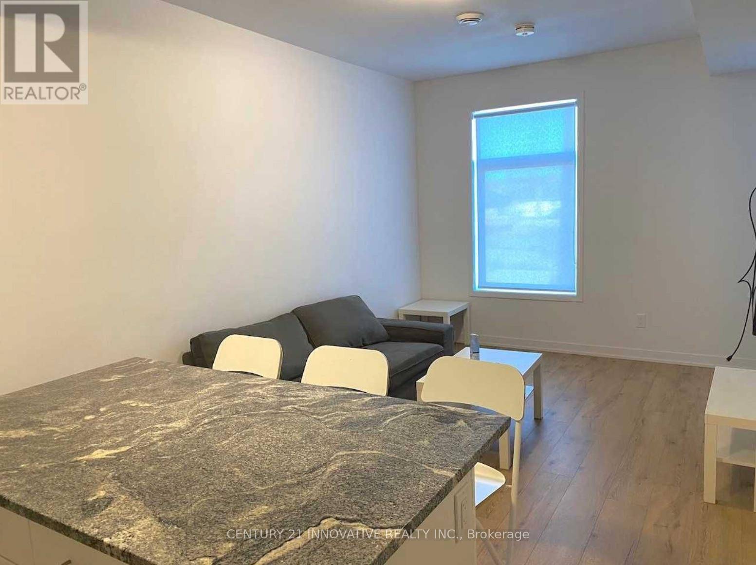 Oshawa (samac), ON L1G4X9,1720 Simcoe ST North #14
