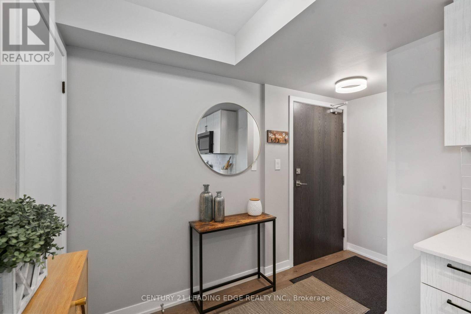 Toronto (east York), ON M4B2V5,1401 O'Connor DR #207