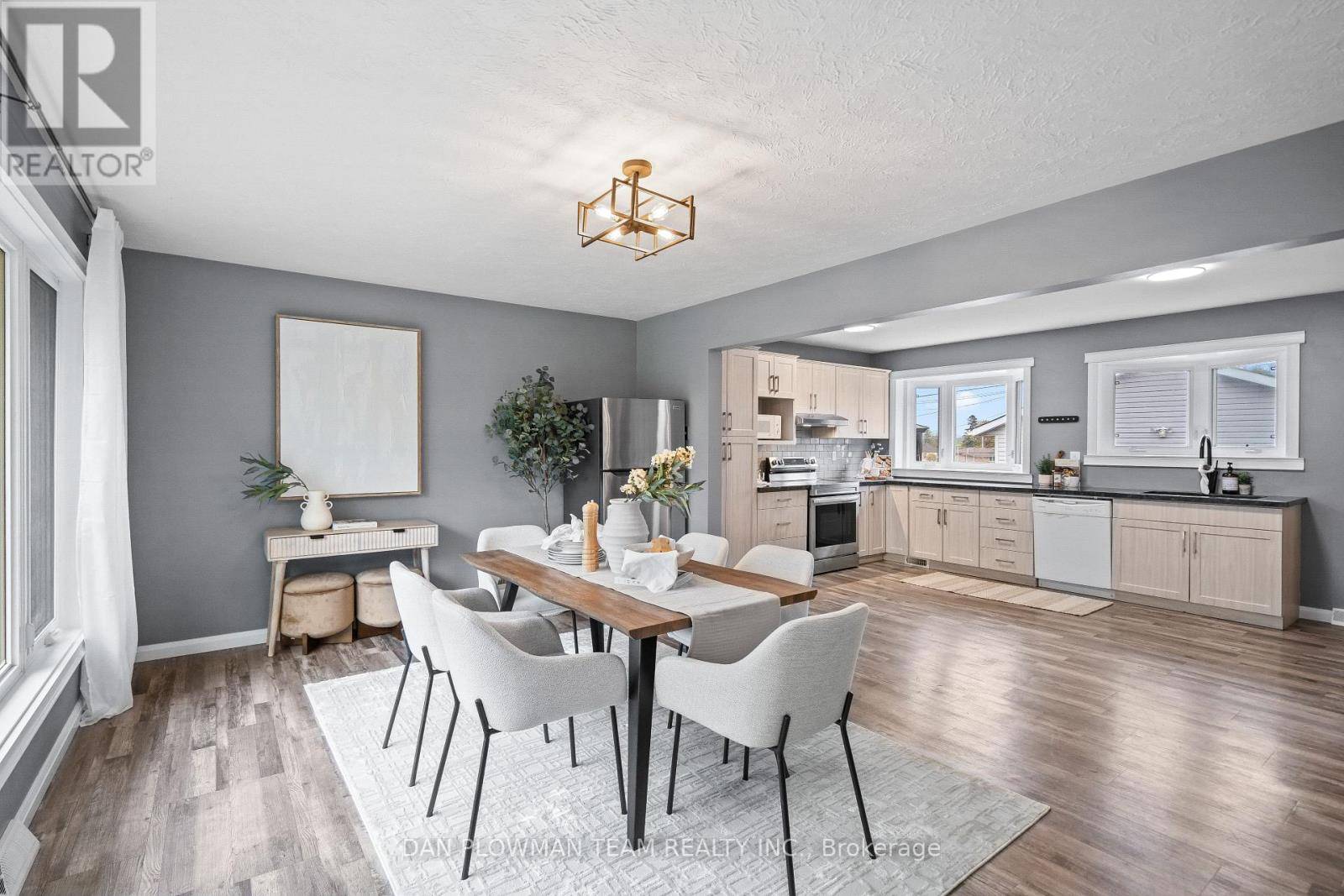 Oshawa (mclaughlin), ON L1J3C7,373 WELLAND AVENUE