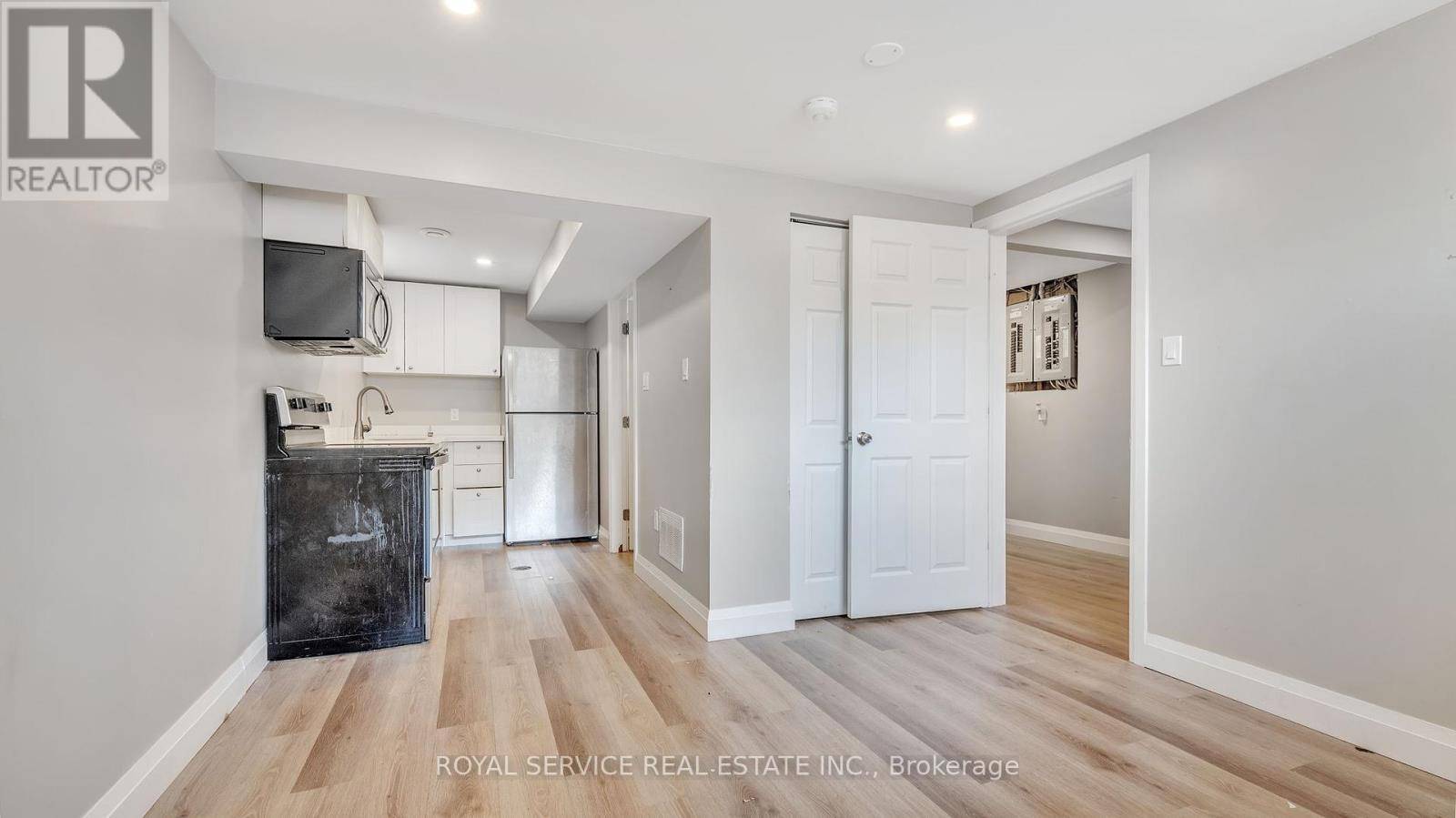 Oshawa (vanier), ON L1J4G9,86 PARK ROAD S