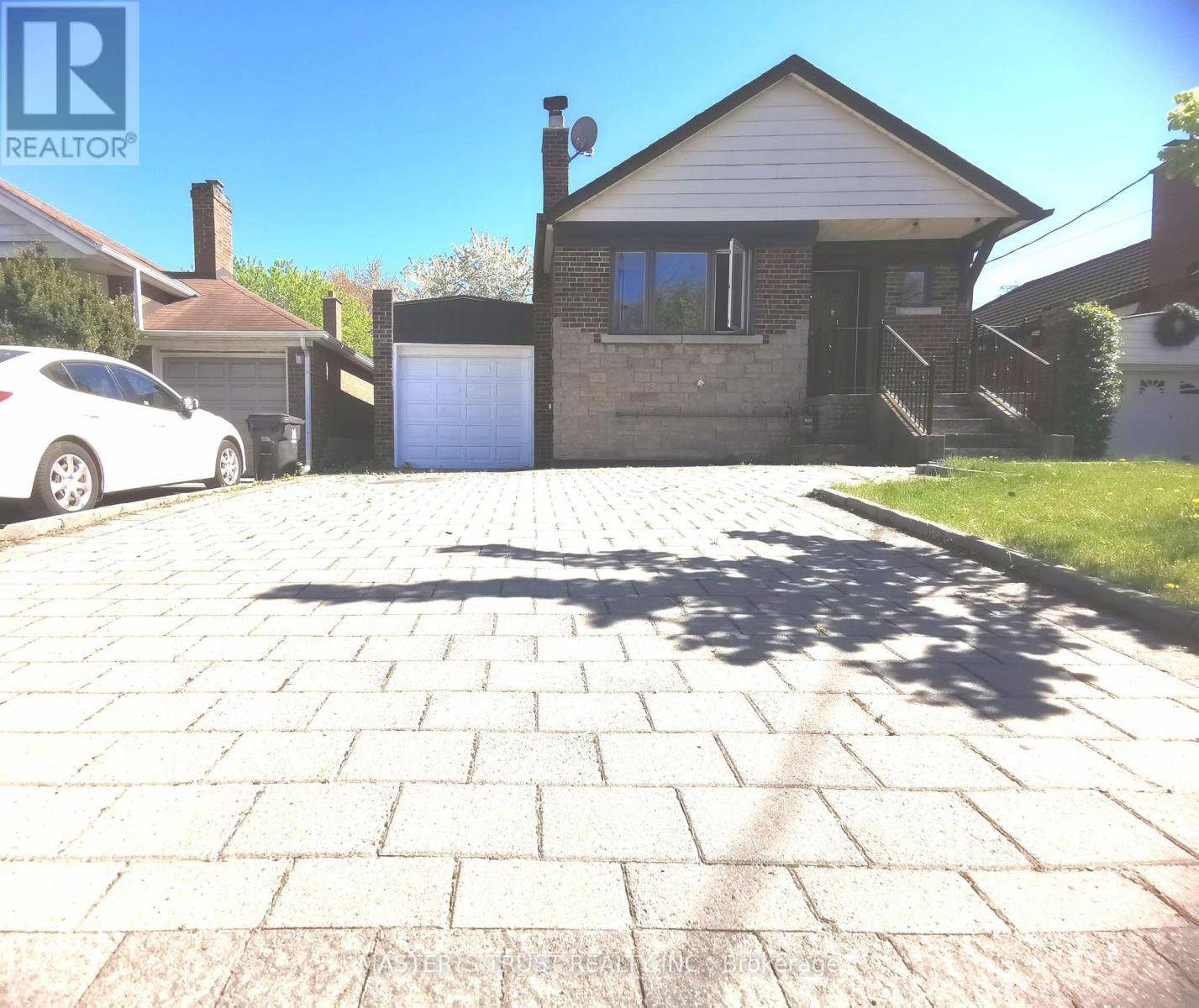 Toronto (east York), ON M4C3A5,623 O' CONNOR DRIVE