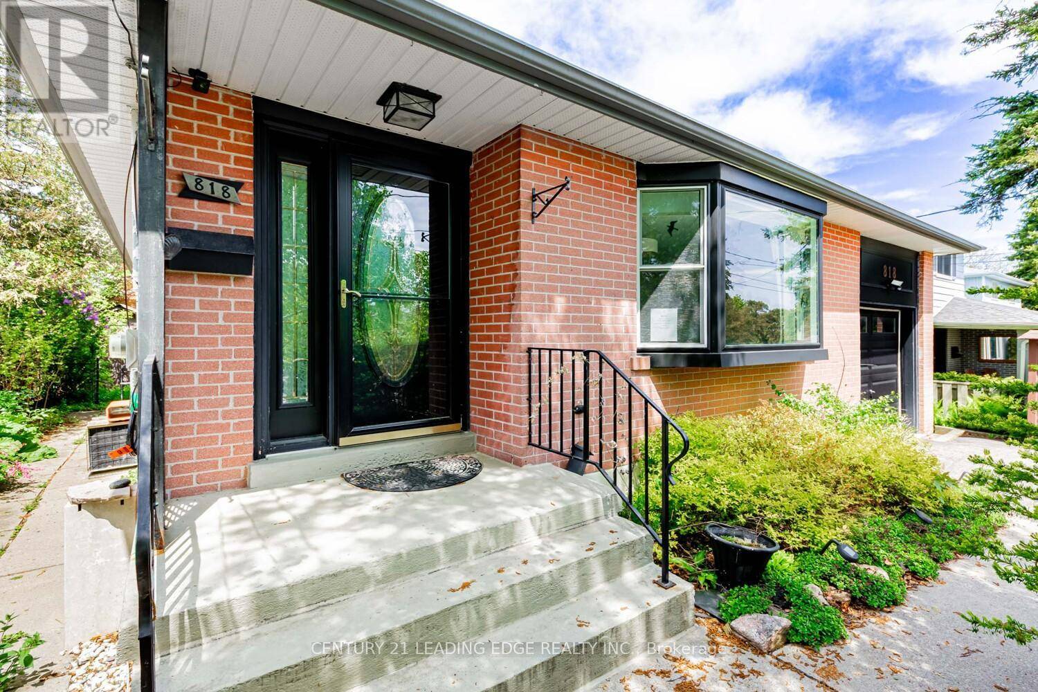 Pickering (west Shore), ON L1W2R2,818 SANOK DRIVE