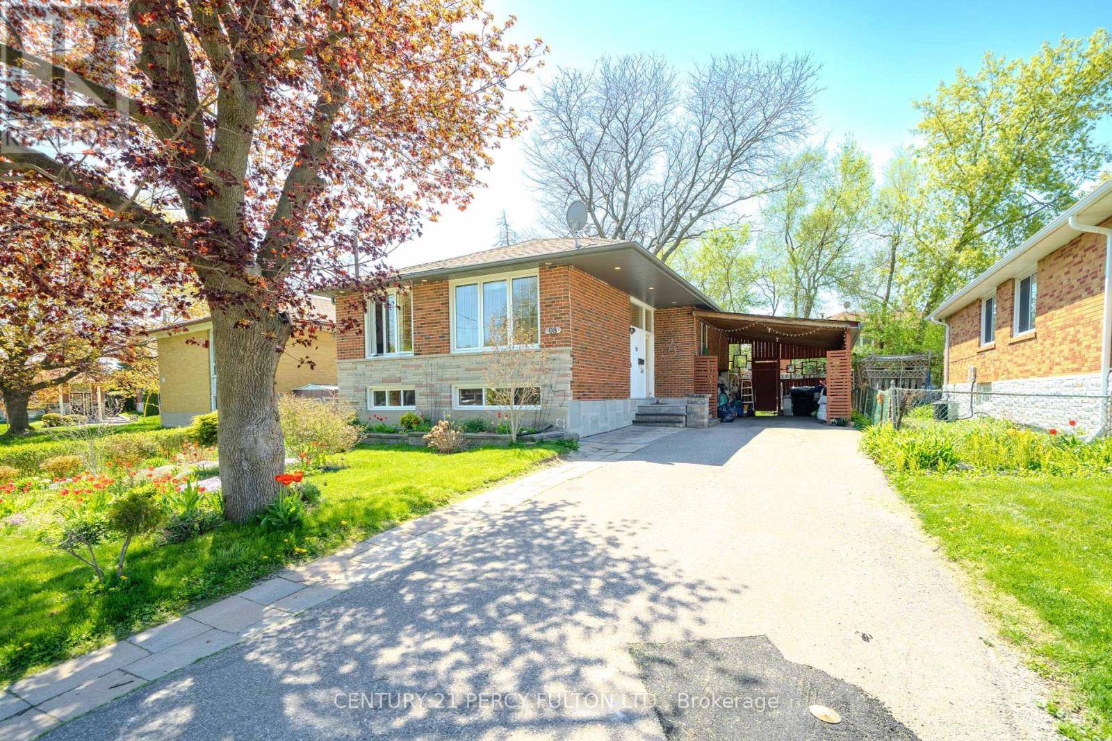 Toronto (woburn), ON M1G2C7,98 MOSSBANK DRIVE